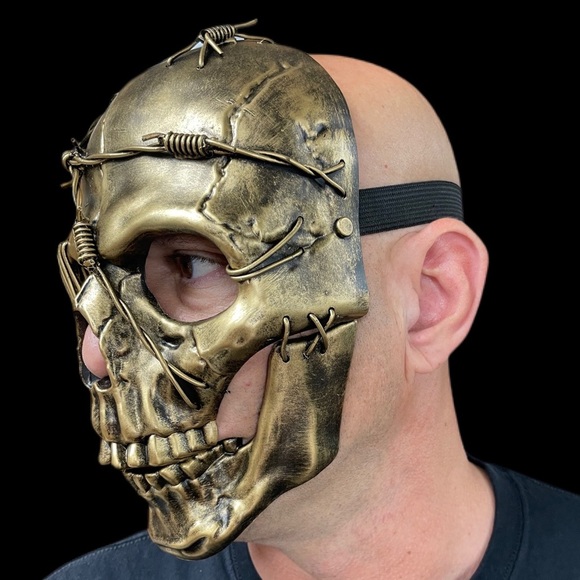 Skeleton mask with barbed wire and "stitched" eye socket - NWT! - Picture 16 of 17